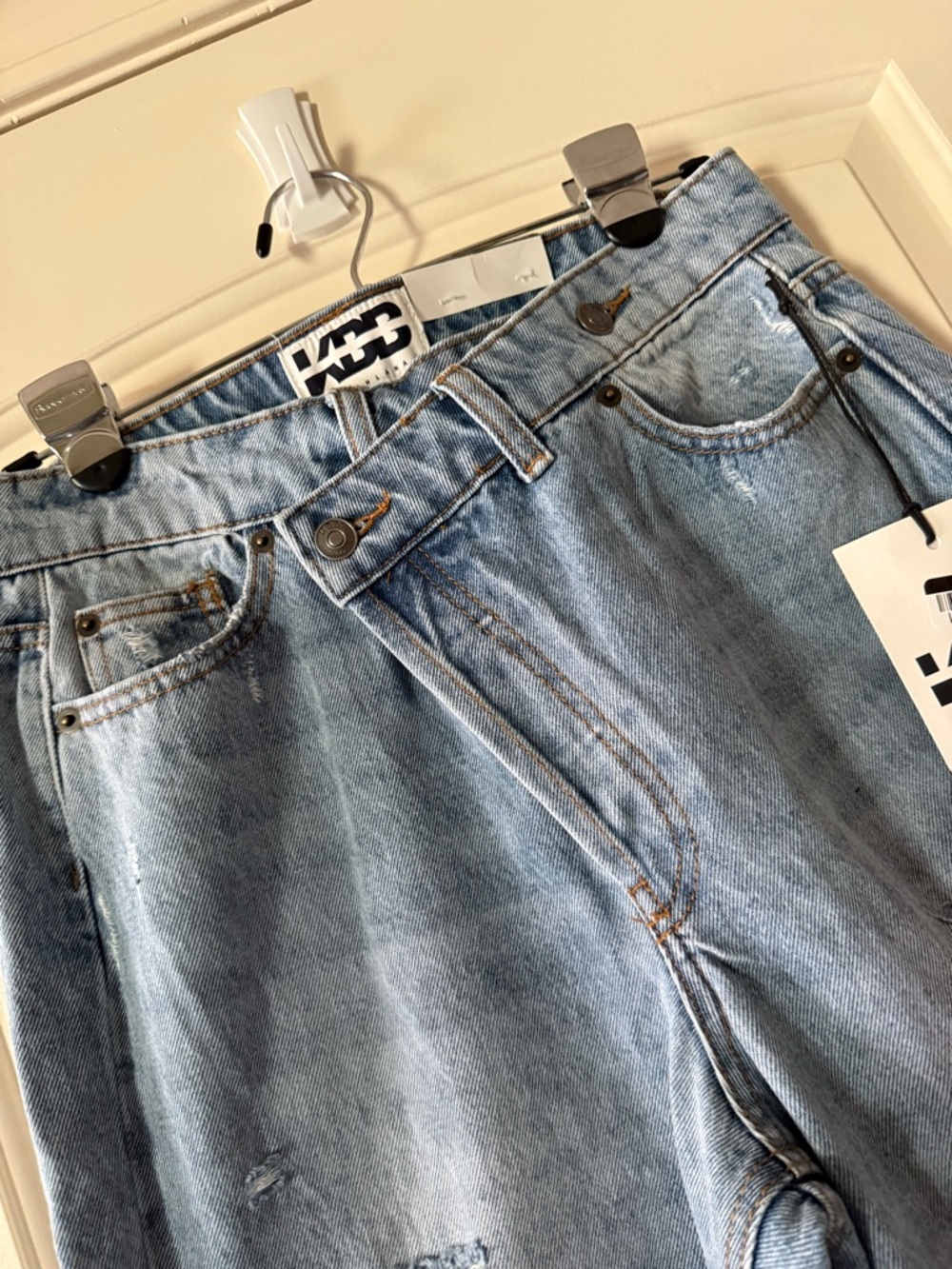 KBB Women's Light Blue Straight-Leg Jeans with Distressed Detail NWT - Picture 2 of 6